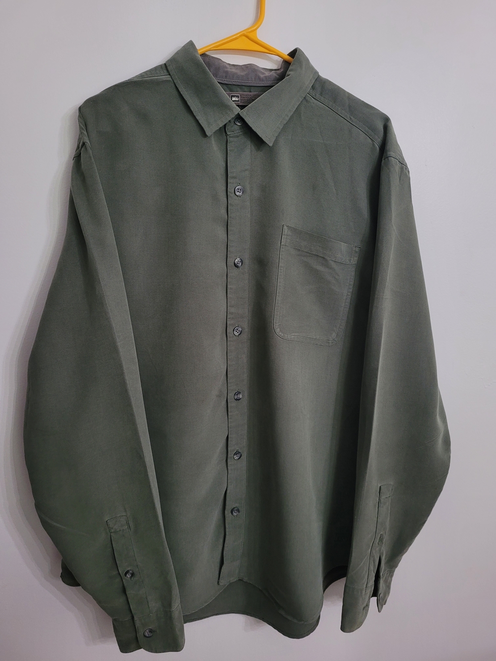 REI Men's Olive Green Button-Up Shirt Long Sleeve- Modal Rayon- Size L